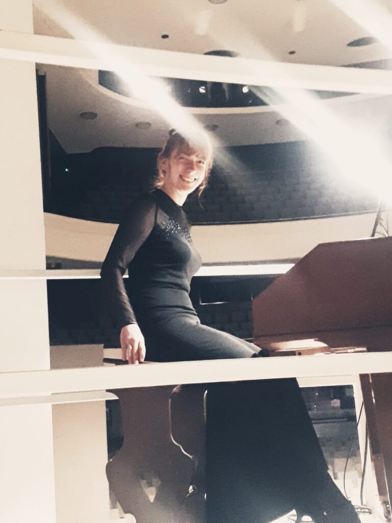 Polina Bogdanova - pianist/harpsichord player in Wolfgang Rihm's "Jakob Lenz", Bremen (Germany)